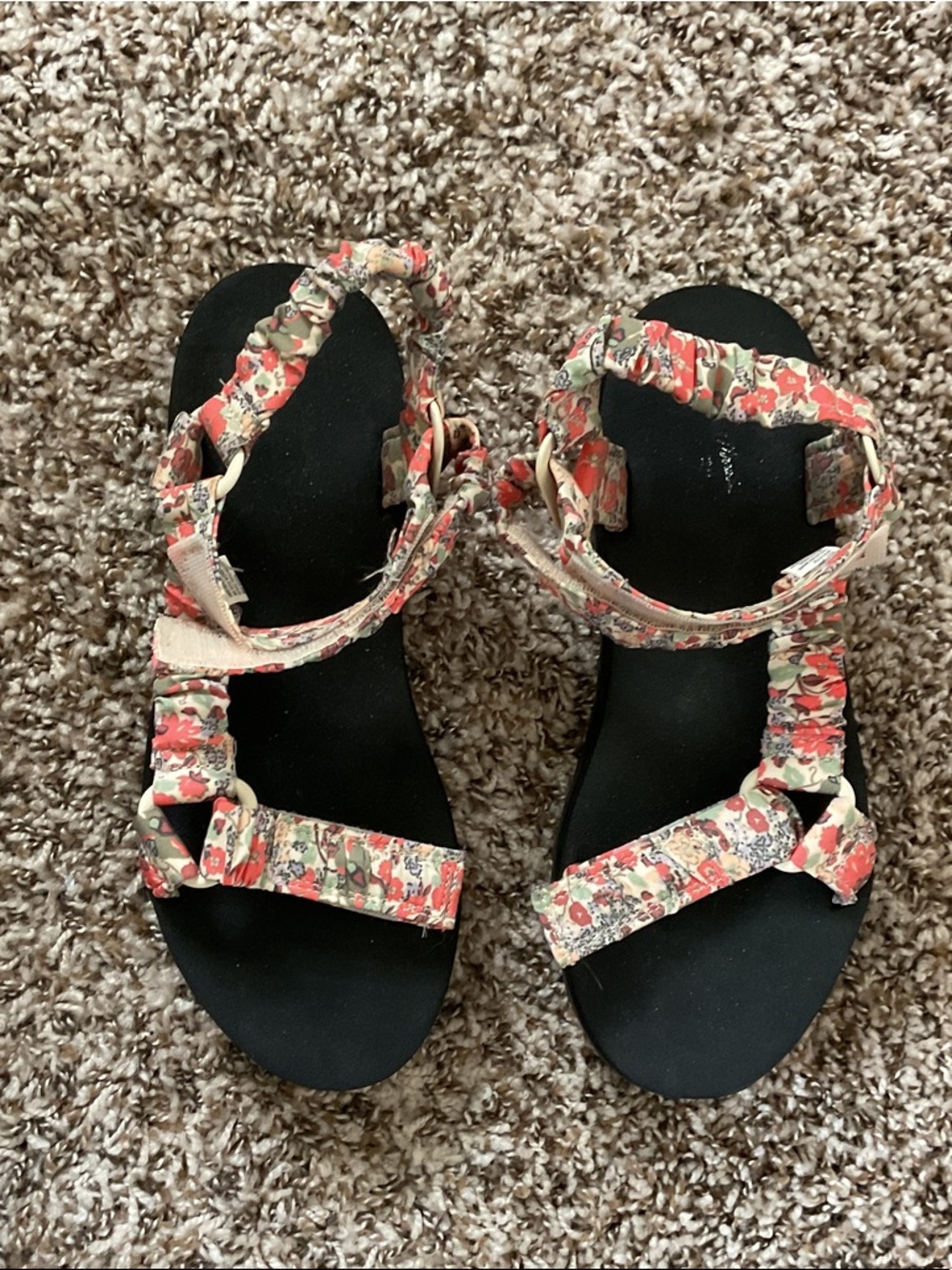 Women's Floral Strap Sandals - Black Footbed with Coral Floral Straps